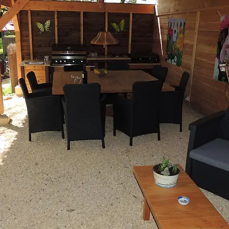 D'hôte L'arrivée Couette-café *